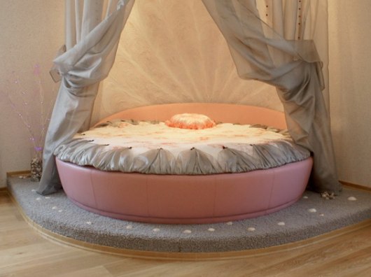 Круглая кровать Orhidea,  Цена - ткань от 92500 руб, кожа - 165000 руб