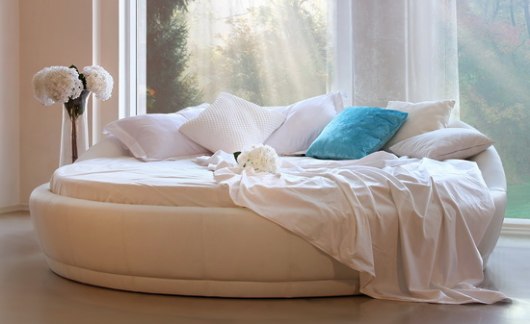Круглая кровать Orhidea,  Цена - ткань от 92500 руб, кожа - 165000 руб